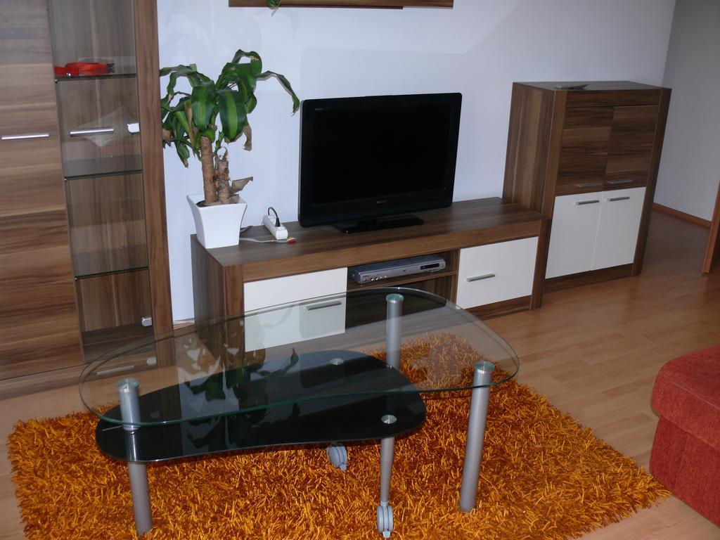 Villa Palazzo Apartments Шиофок Номер фото